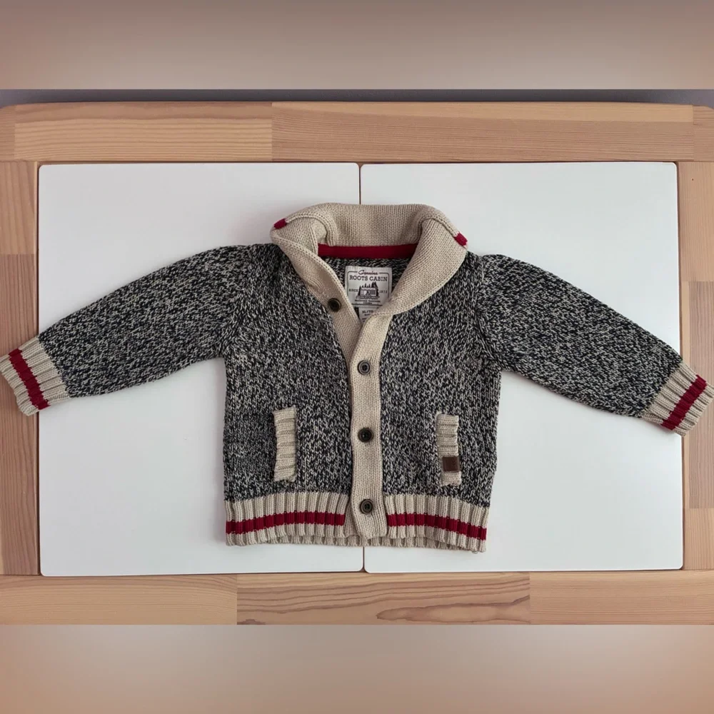 🇨🇦 Roots Cabin 18-24M sweater, button front, elbow patches - Picture 7 of 8